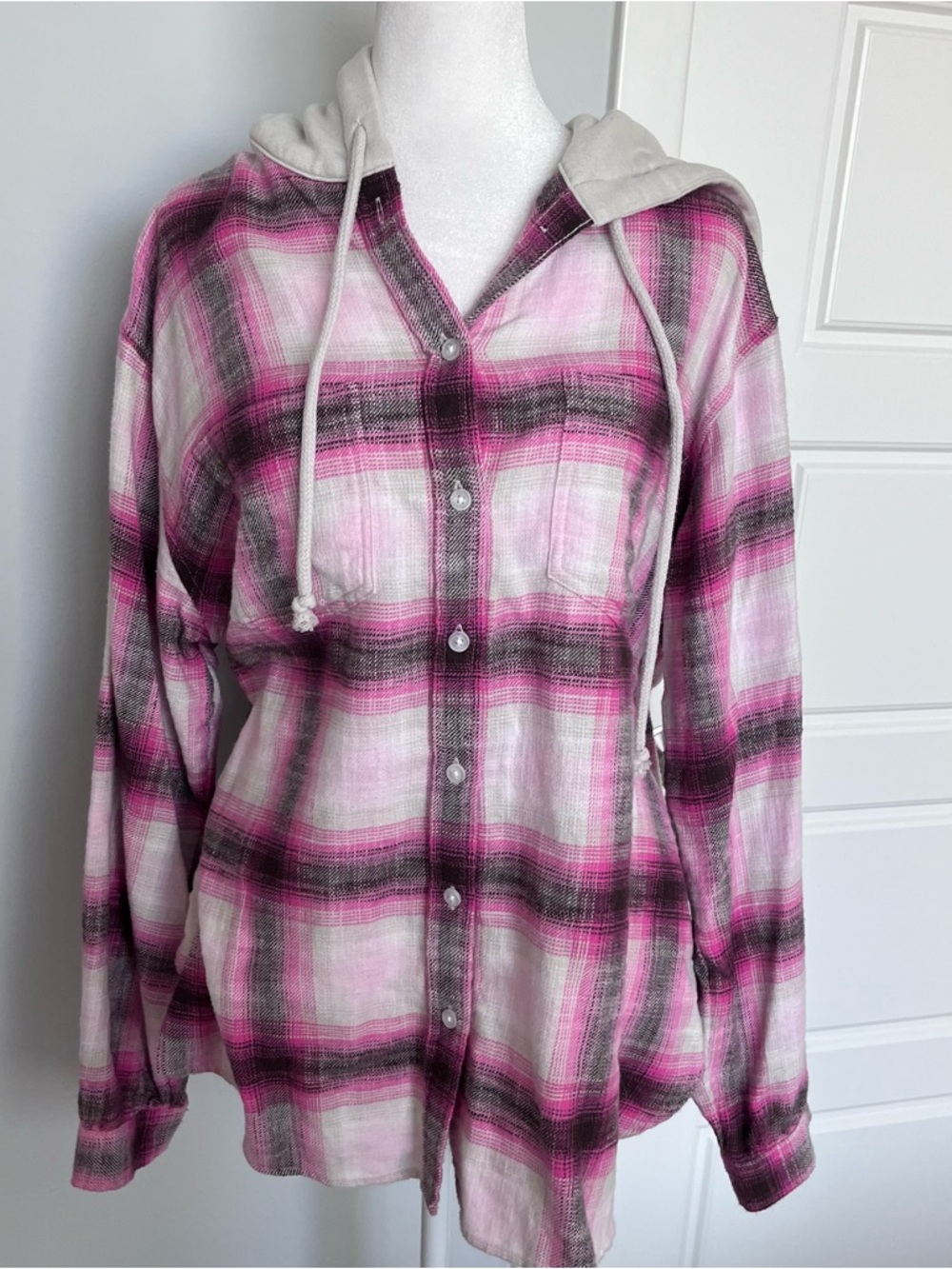 American Eagle Outfitters Pink and Black Plaid Button-Down Hoodie Shirt